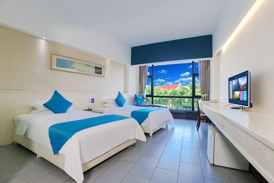 Scene, Twin Beds, Living Area