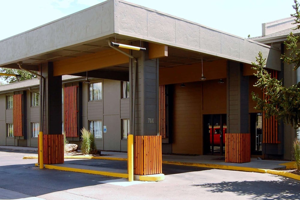 Days Inn and Suites by Wyndham Downtown Missoula-University 2/66