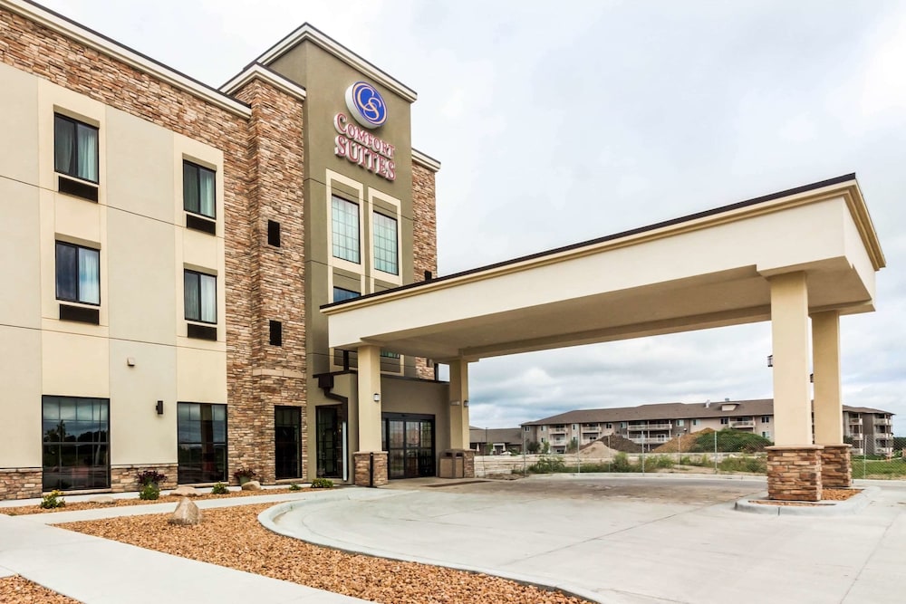 Comfort Suites Brookings near University 3/51