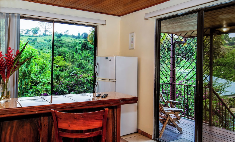 La Terraza Guest House 6/50
