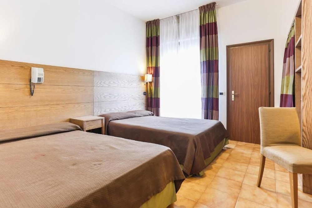 Avana Mare Hotel 7/16