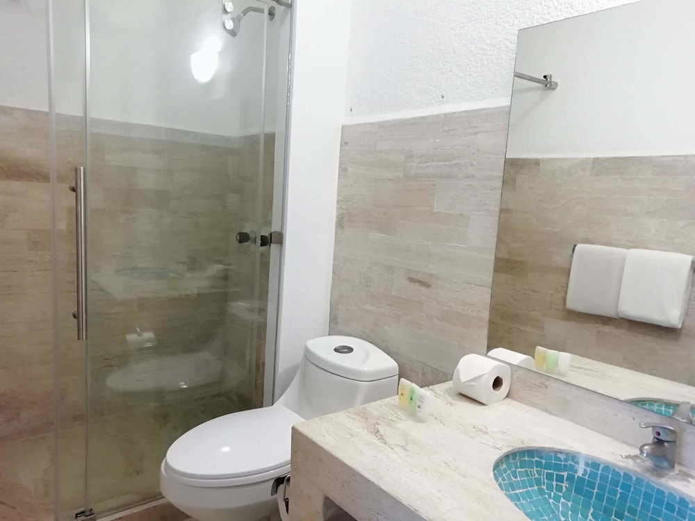 Hotel Green 16 Extended Stay 47/49