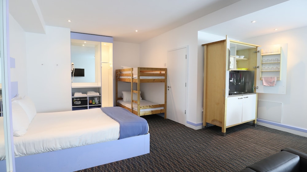 Citrus Hotel Cheltenham By Compass Hospitality 12/79