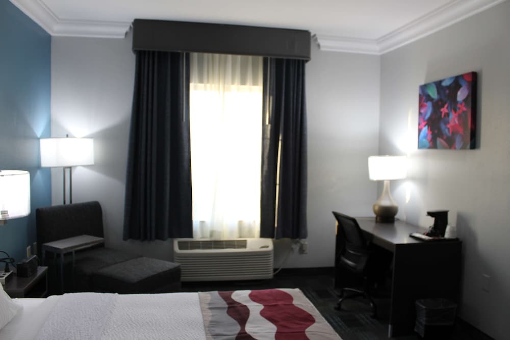 Best Western Medical Center North Inn and Suites Near Six Flags 32/37