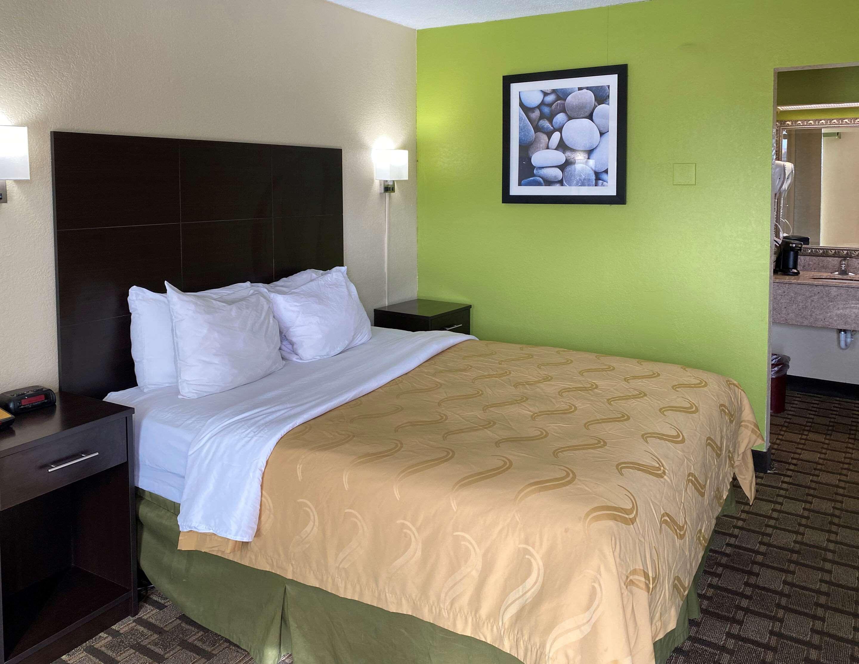 Room, Queen Bed, Smoking