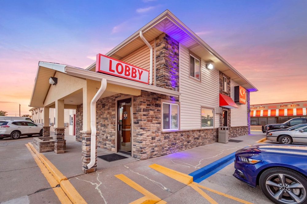 Econo Lodge Hays I-70 2/54