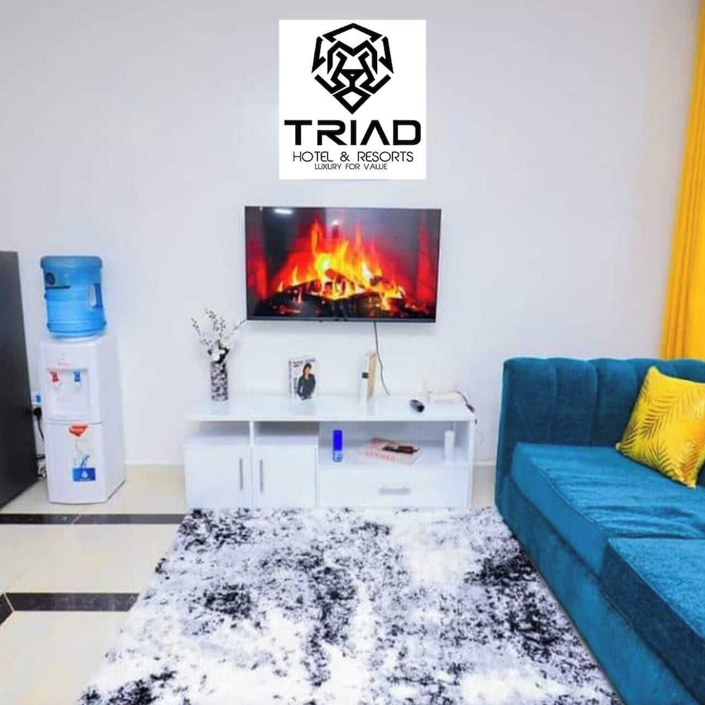 Triad Apartment 12/17
