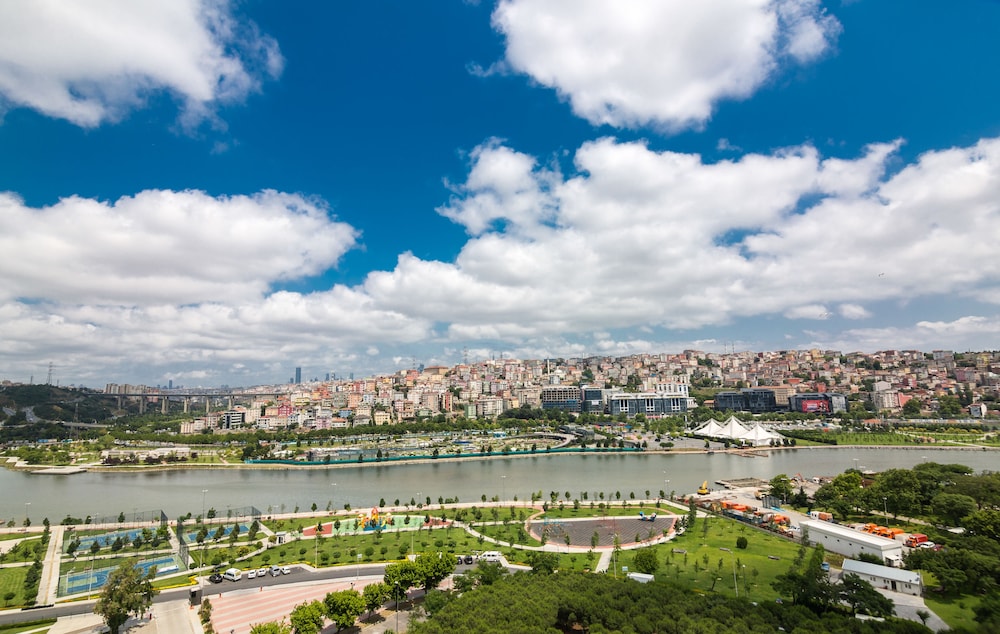 Movenpick Hotel Istanbul Golden Horn 85/89