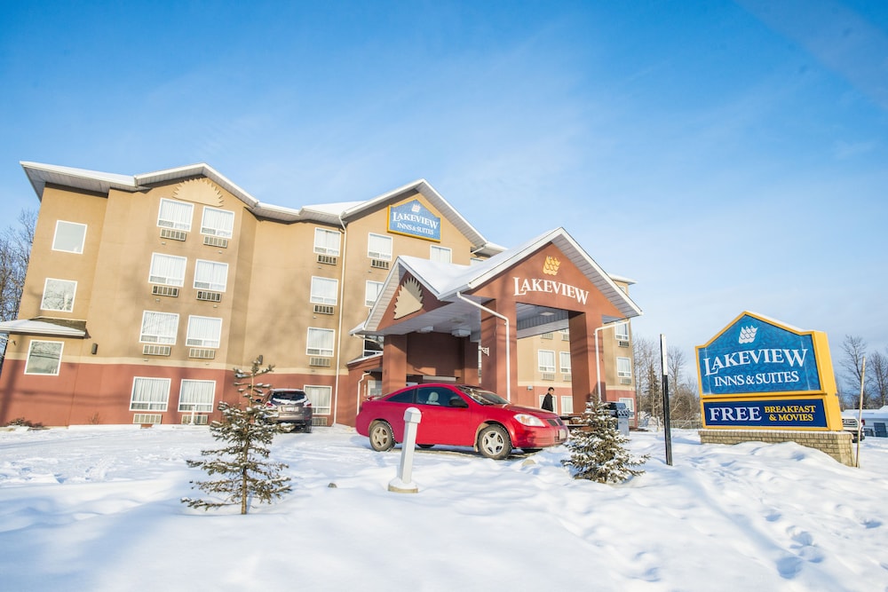 Lakeview Inn & Suites 7/32