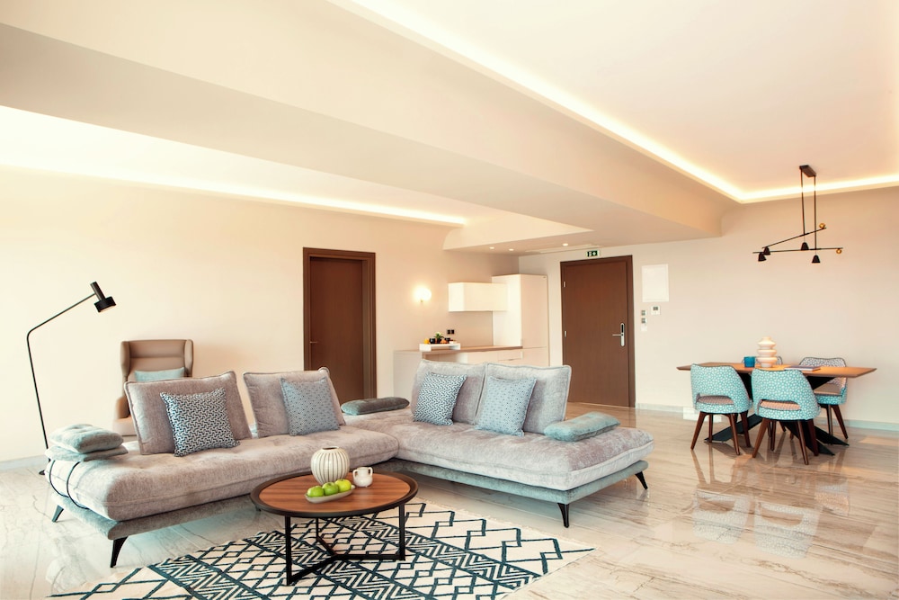 Zeus Eleva Ajul, a Registry Collection Hotel 65/83