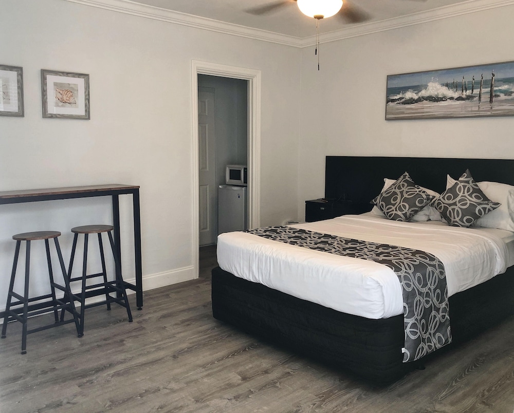 Hollywood Beach Hotels 24/92