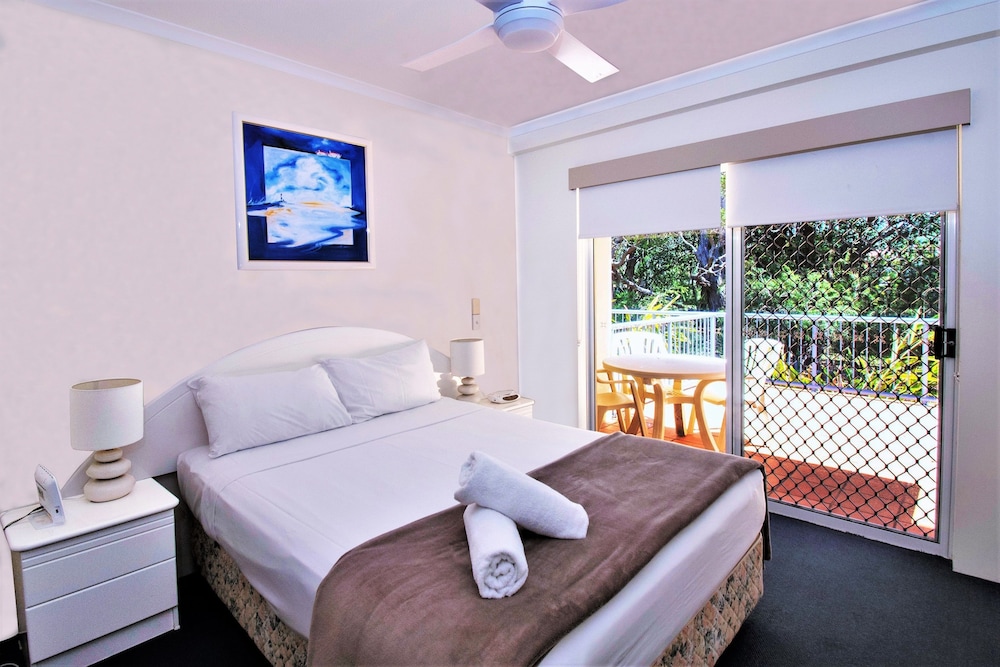SANCTUARY LAKE APARTMENTS 35/58