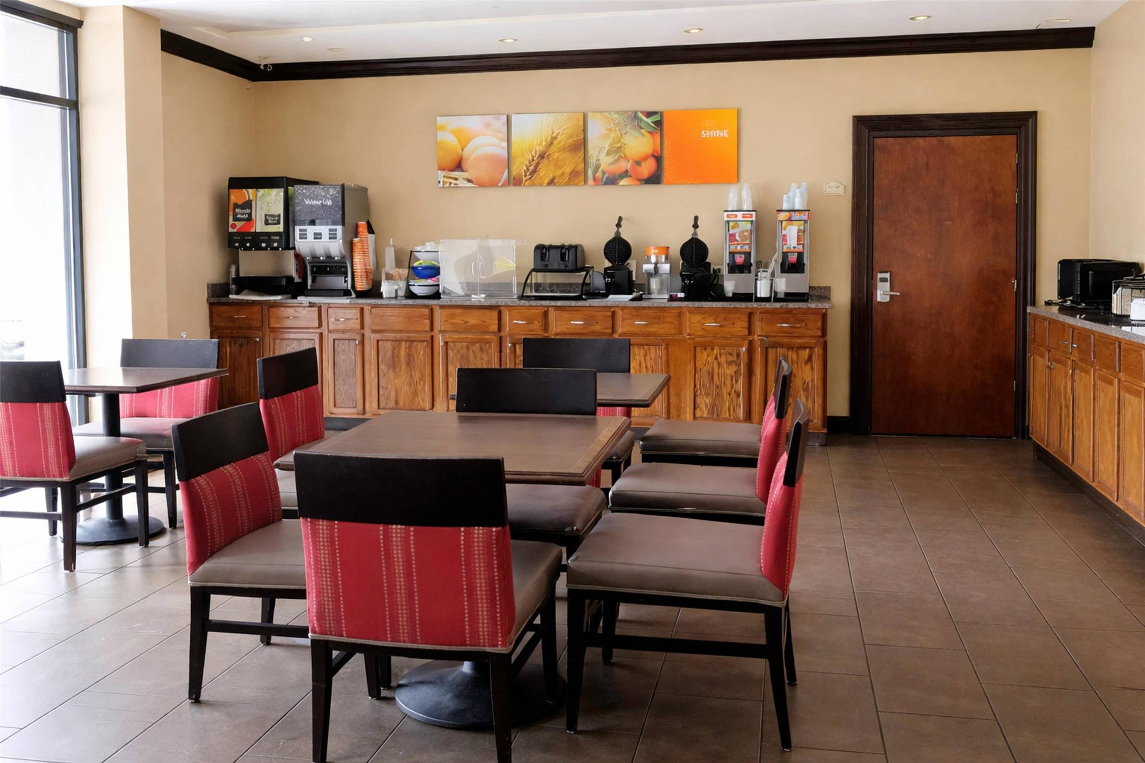 Comfort Inn and Suites Meriden 13/19