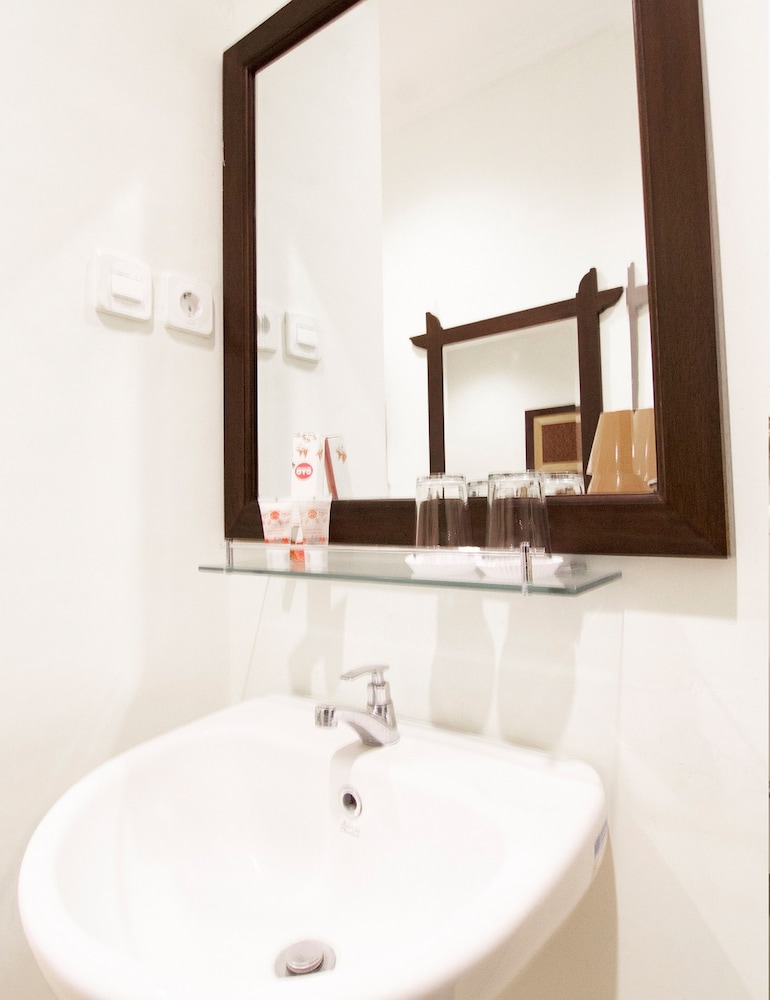 Oyo 261 Sasono Putro Guest House 22/22