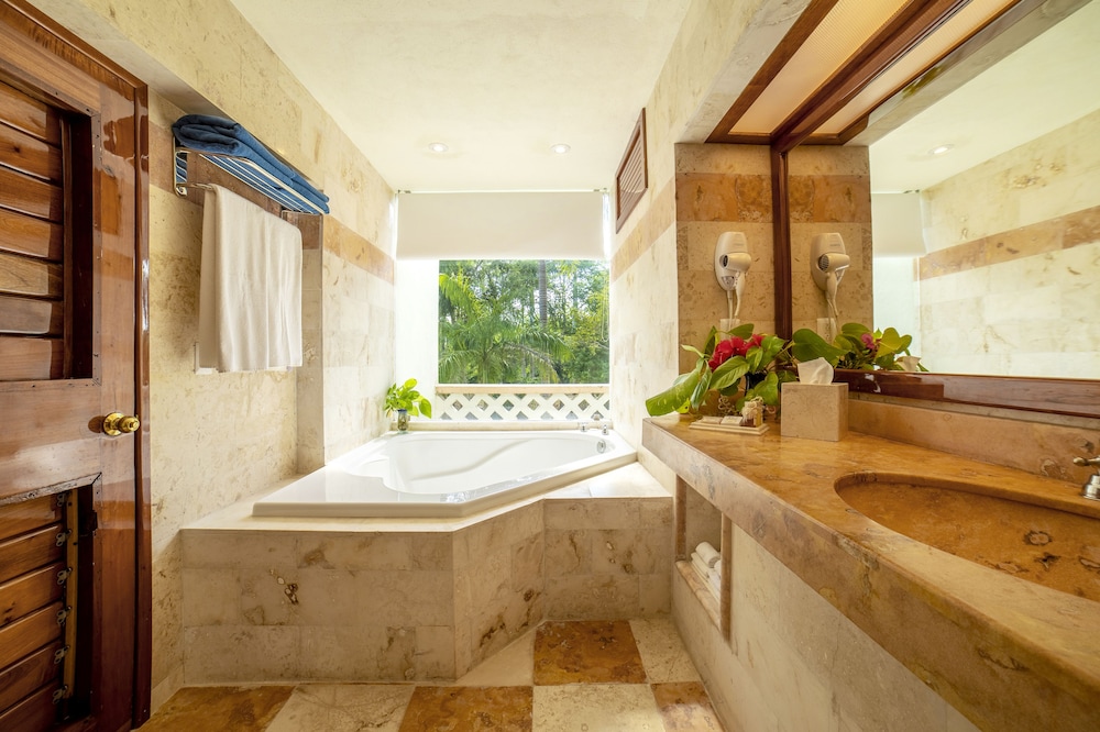 Mayaland Hotel And Bungalows 50/50