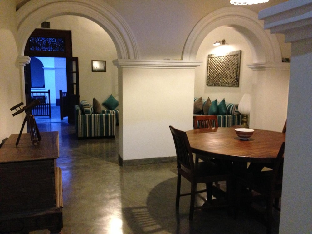 Khalids Guest House Galle 30/40