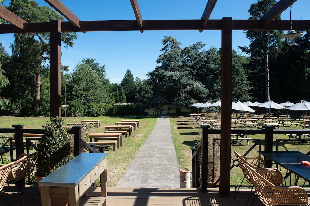 Worplesdon Place Hotel 52/70