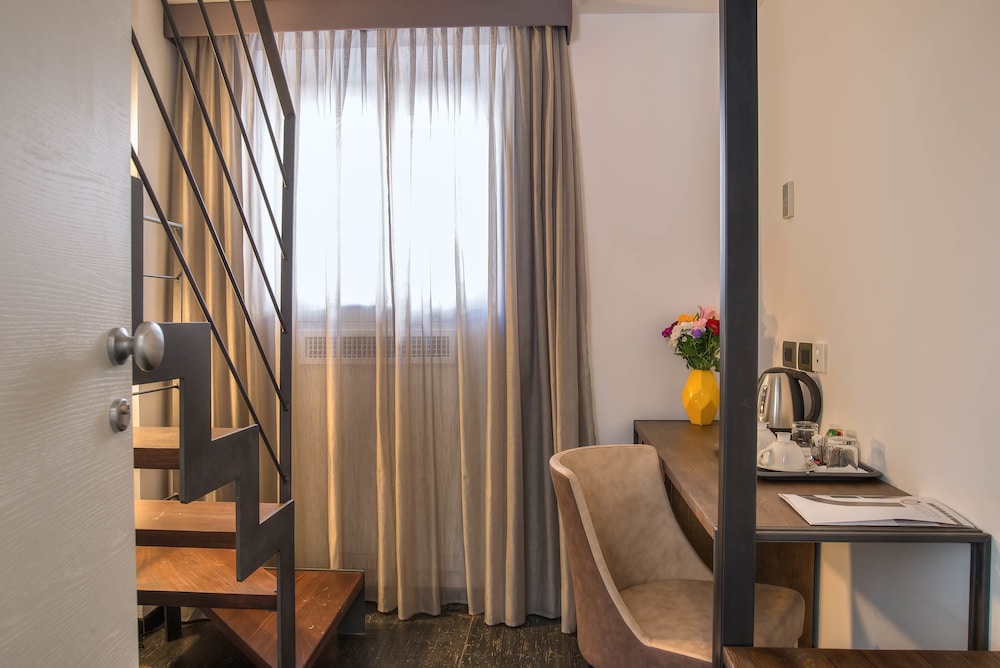 Navona Essence Hotel 45/67