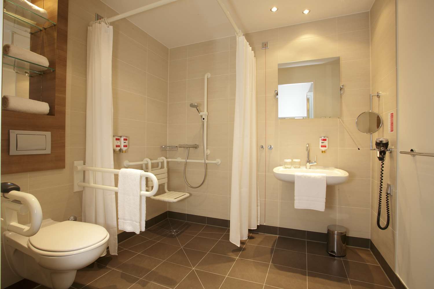 Hotel Berlin Alexanderplatz by Leonardo Hotels 14/16