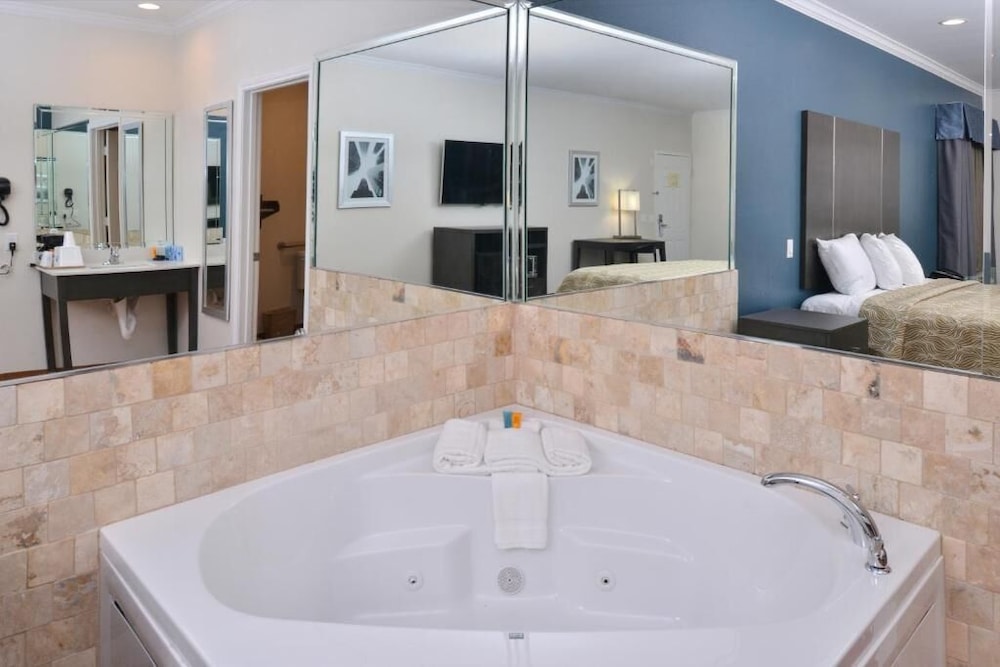 Americas Best Value Inn & Suites Houston NW 33/36