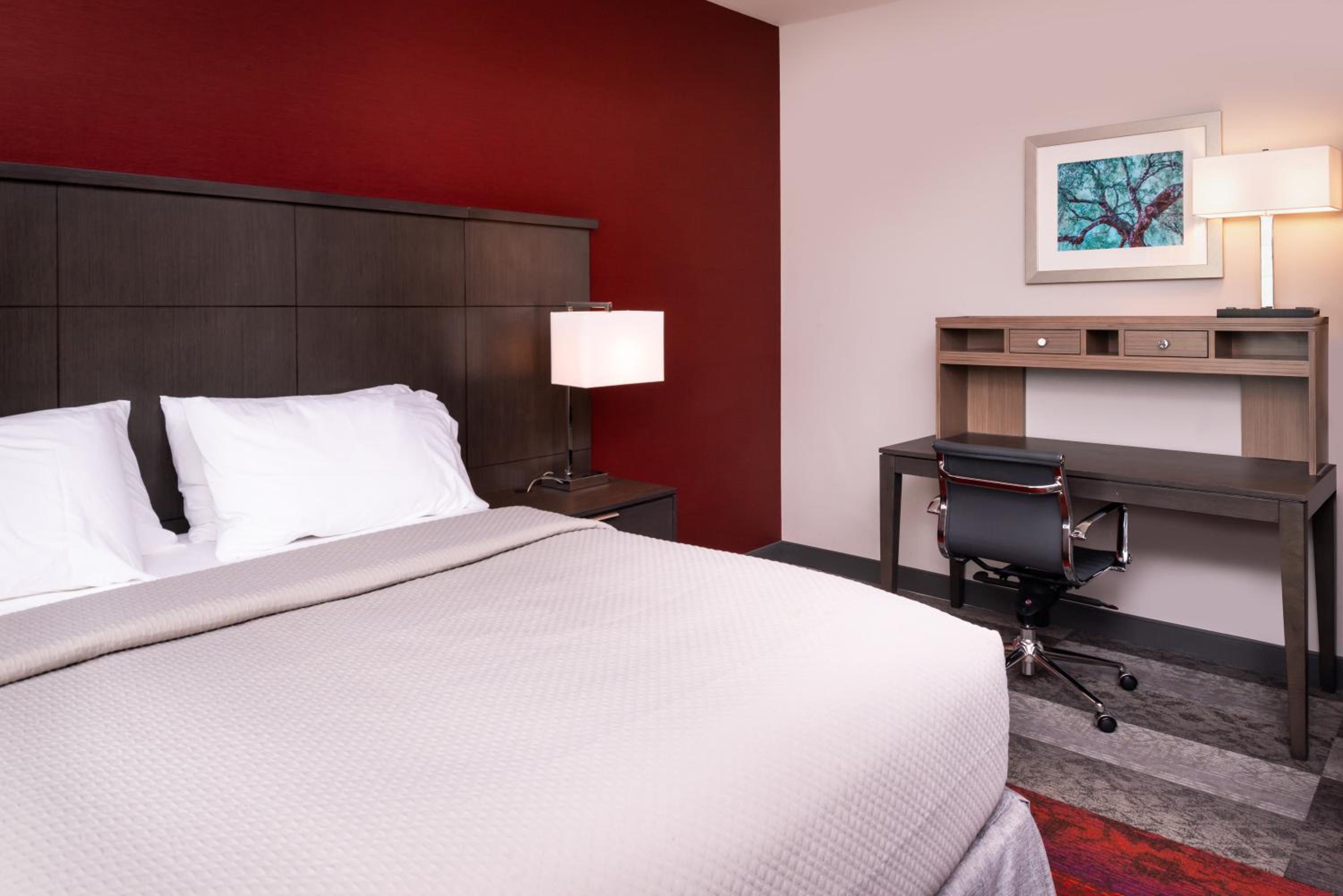 Studio, Queen Bed, STAYBRIDGE SUITES LAKE CHARLES 3/6