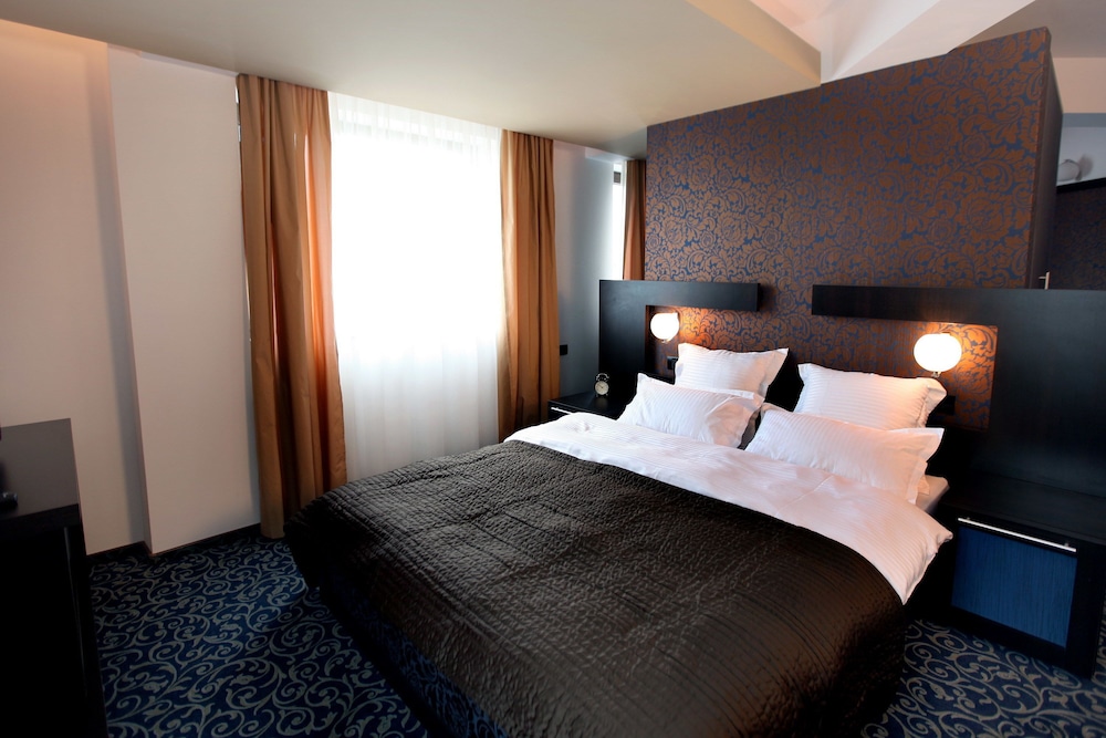 Ambiance Hotel 9/26