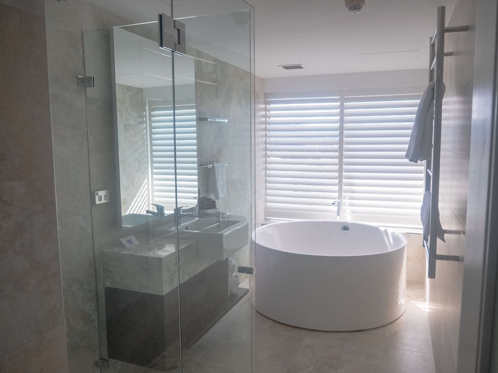 Novotel Wollongong Northbeach 25/69