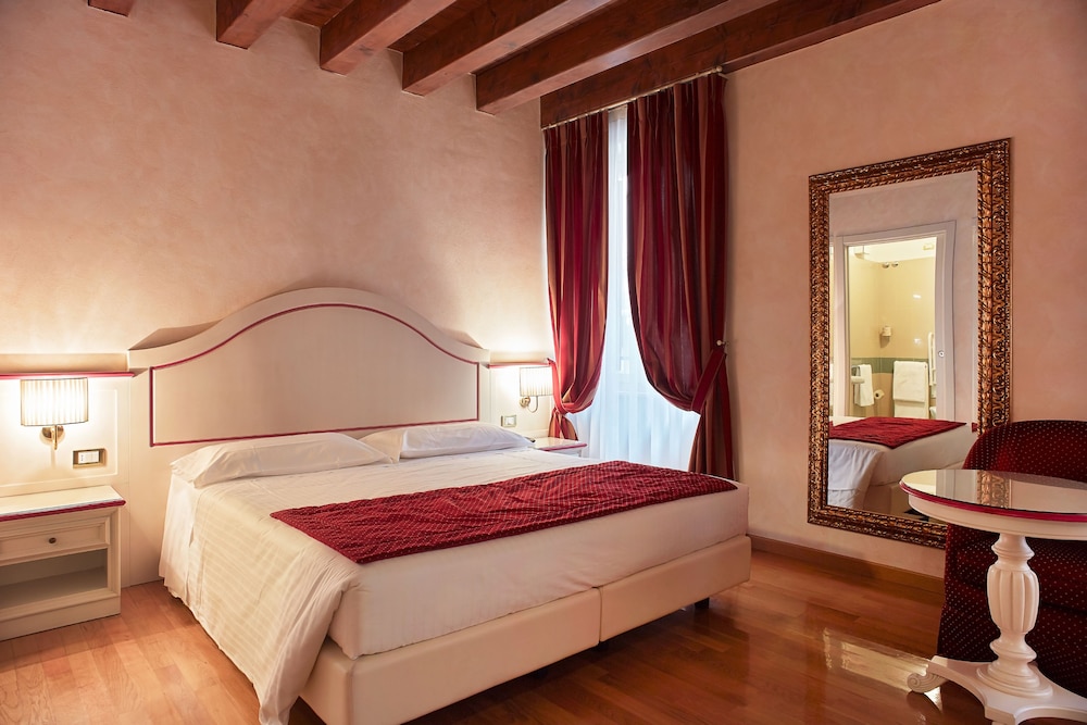 Albergo Mazzanti 26/60