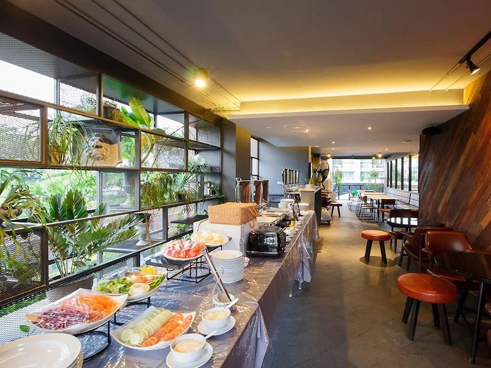restaurant cafeteria