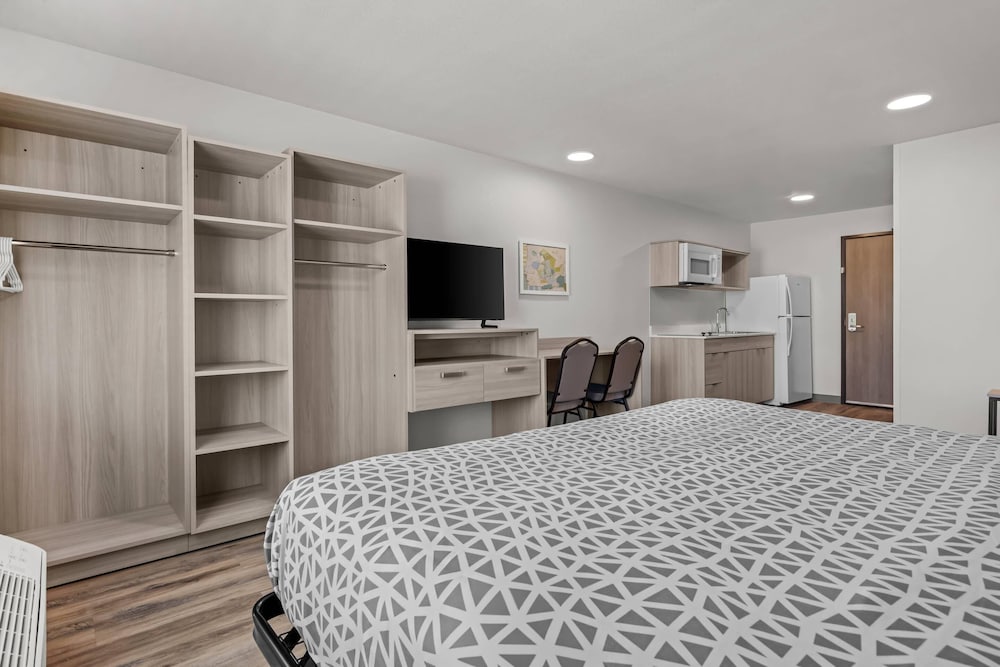 WoodSpring Suites Manteca - Stockon South 33/63