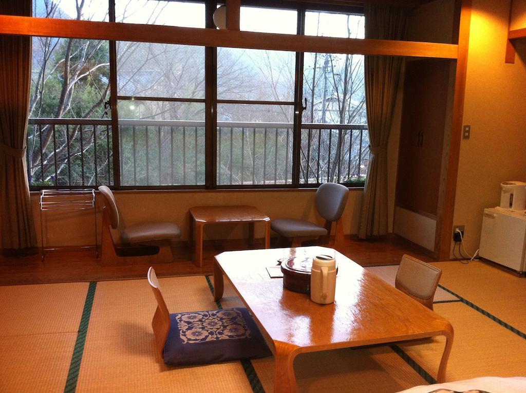 ENOKIYA RYOKAN 42/50