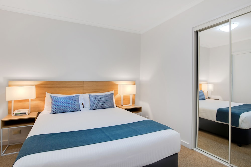 MainStay Suites Williamstown 11/63
