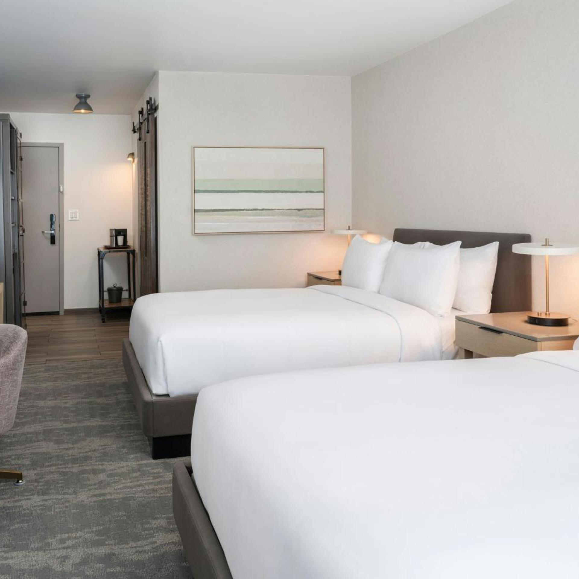 Guest Room, 2 Queen Beds, Urban View, Large