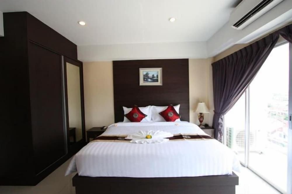 Valhalla Hotel Pattaya 20/75