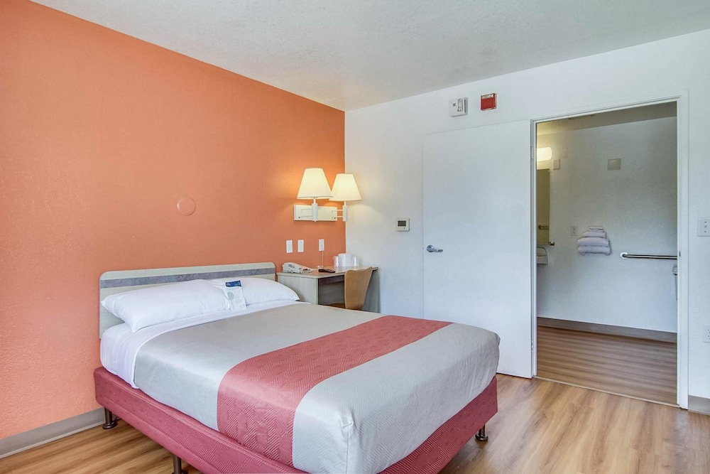 Motel6 Jacksonville, FL - Orange Park 33/60