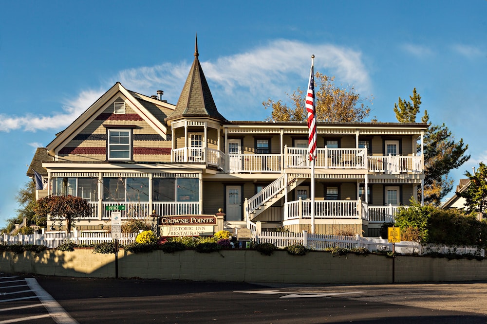 Crowne Pointe Historic Inn Spa 6/75