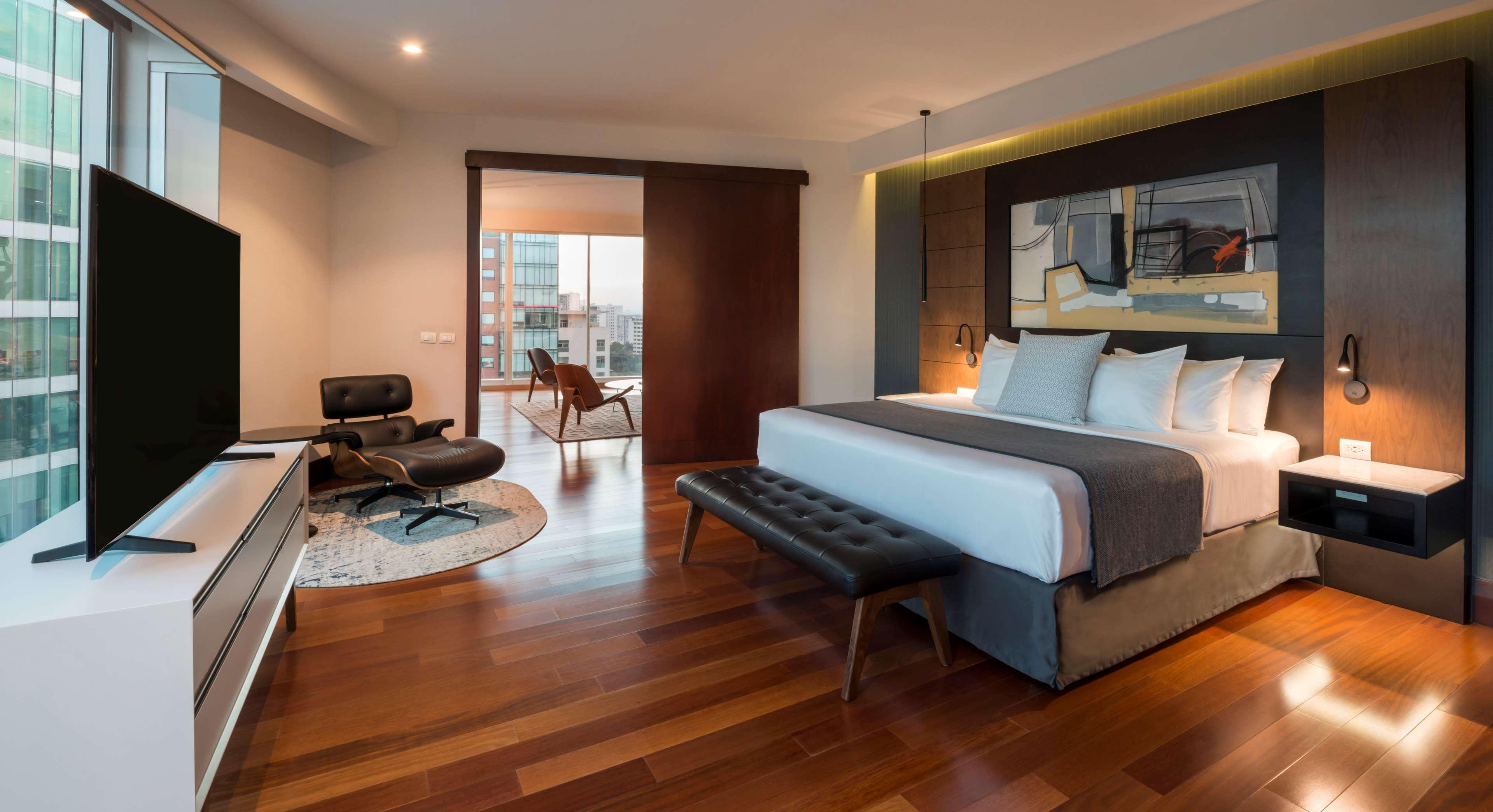 Suite, King Bed, with View