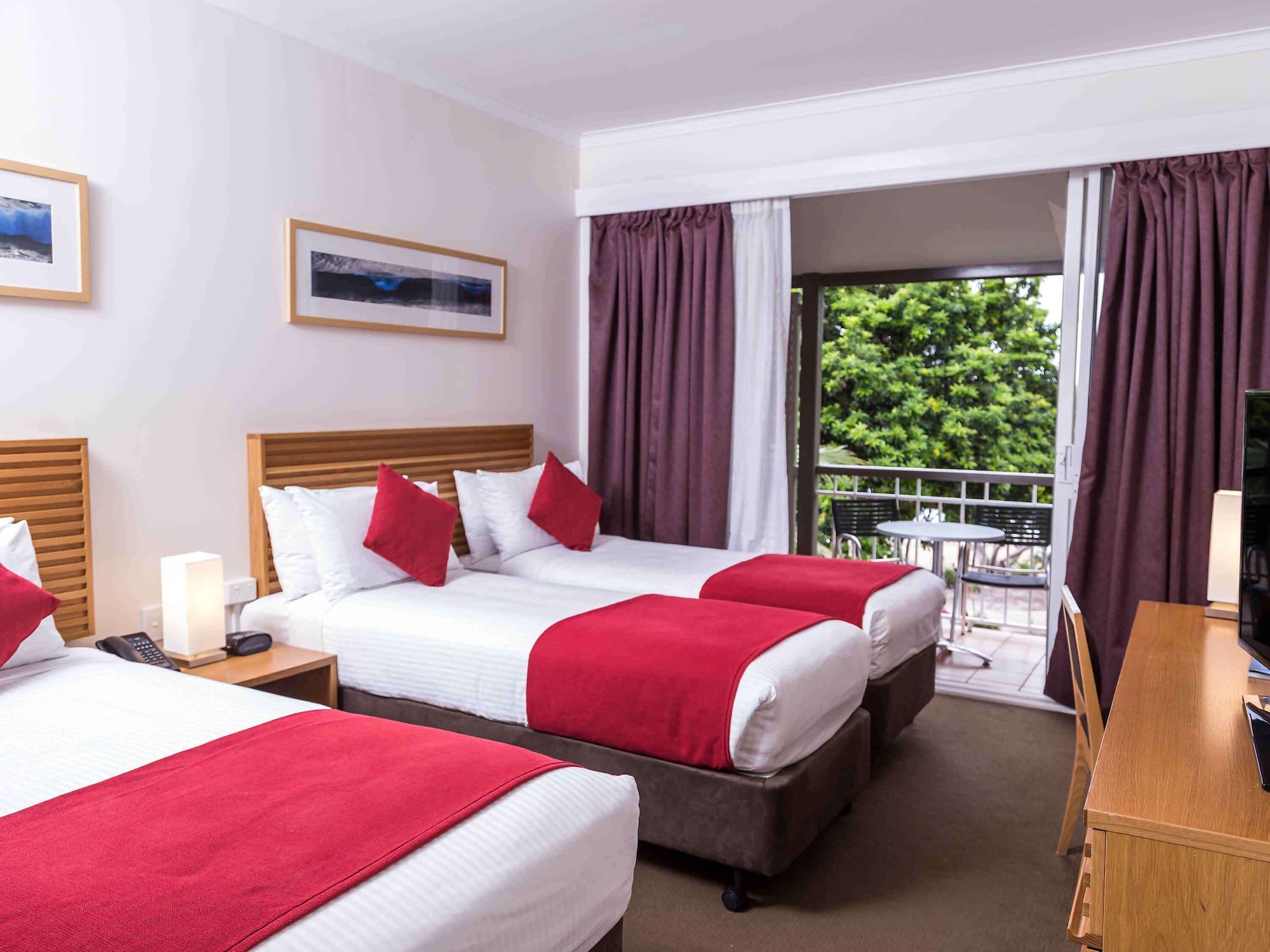 غرفة بسرير كوين وسرير فردي بإطلالة على الحديقة، Novotel Sunshine Coast Resort 7/10