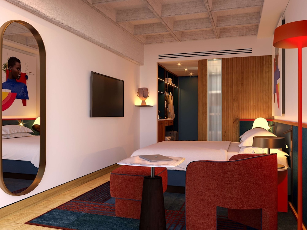 TRIBE Paris Pantin 43/50