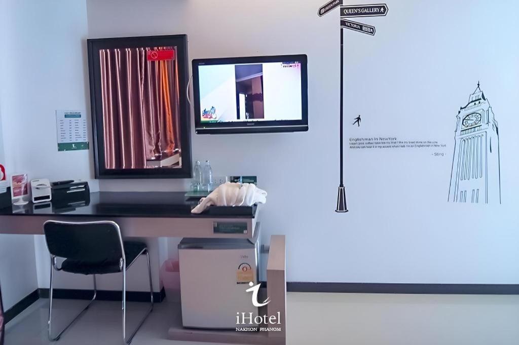 I Hotel 75/80