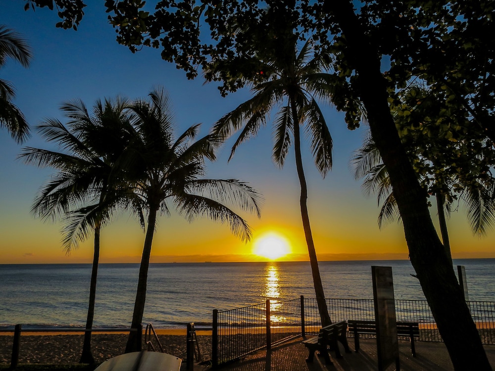 Roydon Beachfront Holiday Apartments 36/50
