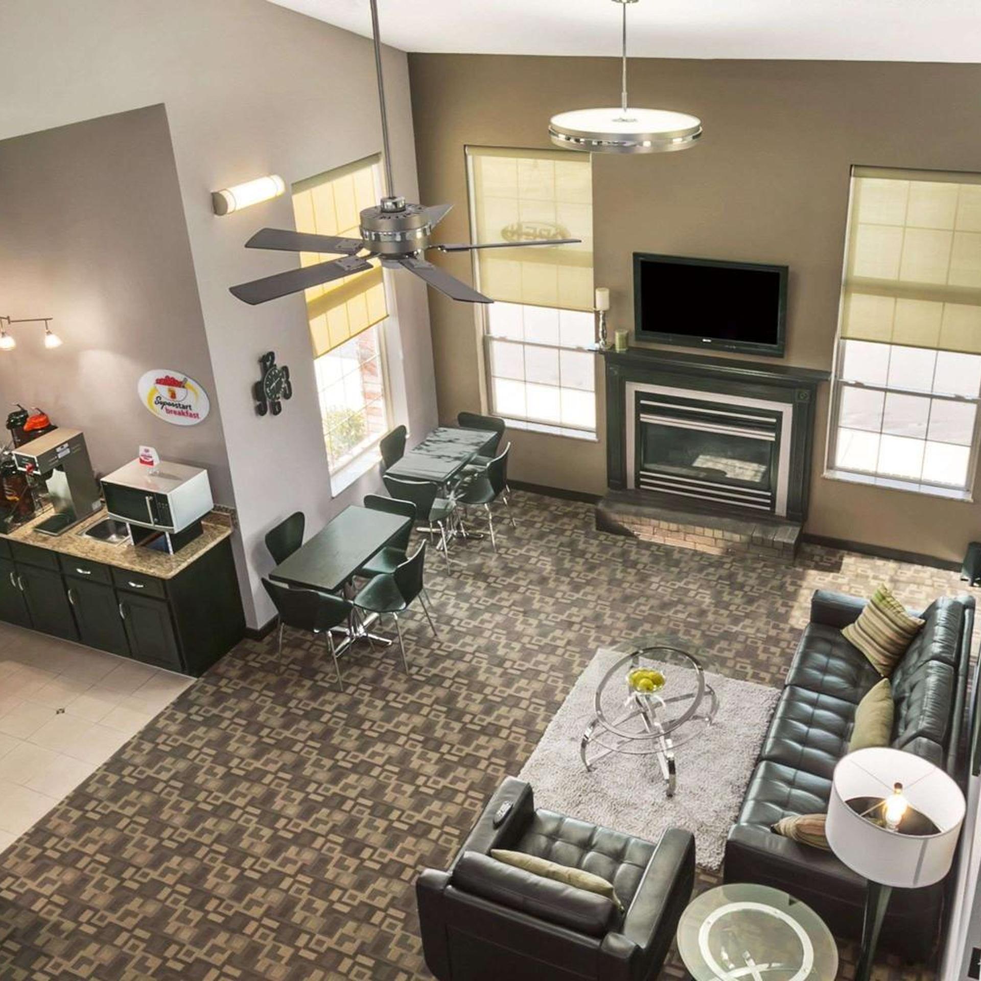 Super 8 by Wyndham Strafford/Springfield Area 23/36