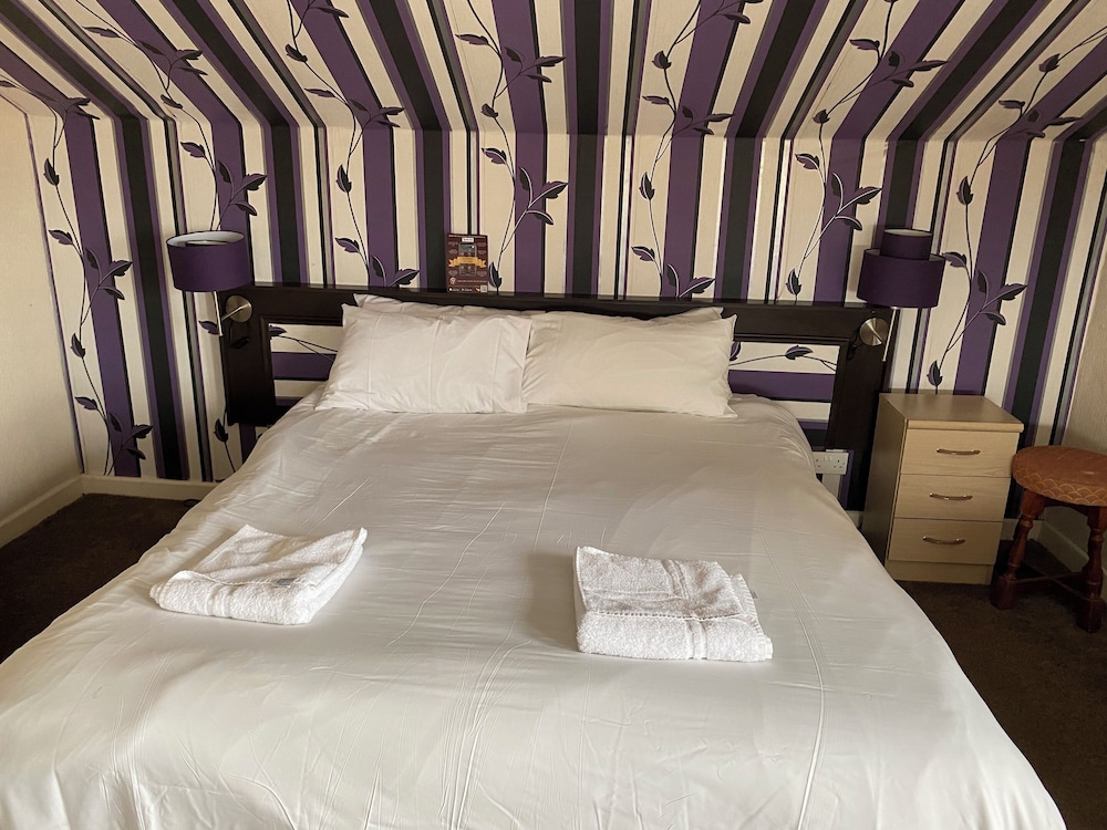 The Arncliffe Hotel 34/50