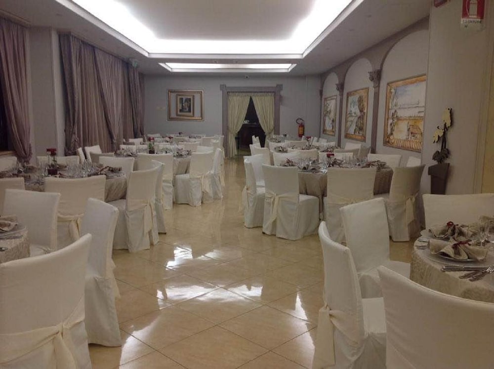 Sammartano Hotel 30/56