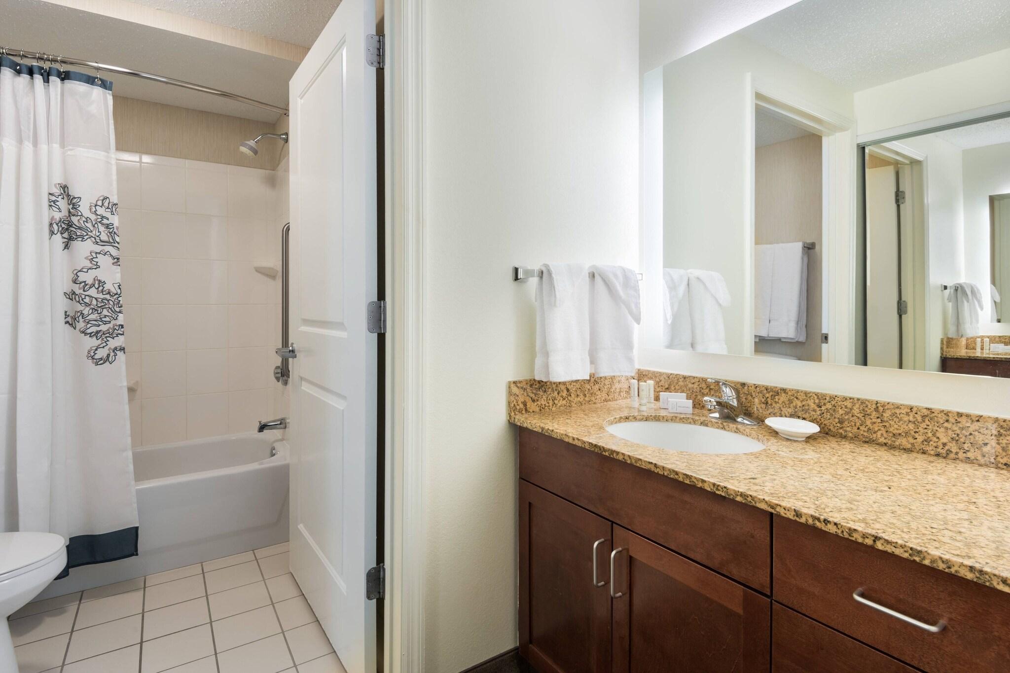 جناح بسرير كوين، Residence Inn By Marriott St Louis Downtown 2/3