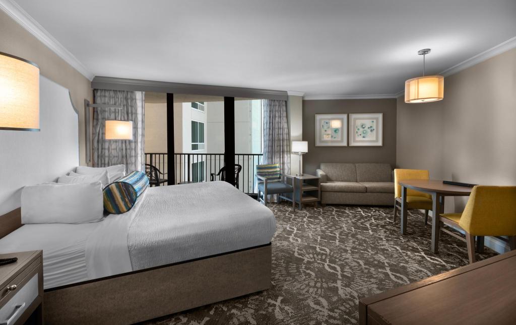 1 Bedroom, Palm, Suite, King Bed, Resort View