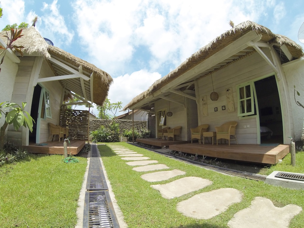 Gili Breeze Tropical Bungalows 53/58