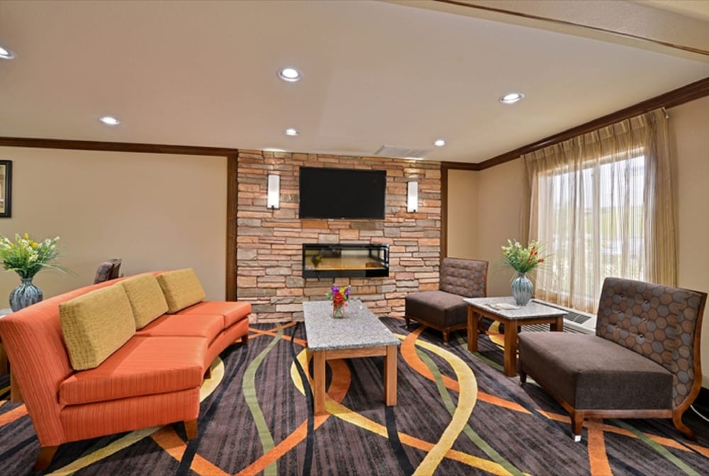 Comfort Inn & Suites Cedar Rapids North - Collins Road, IA 30/37