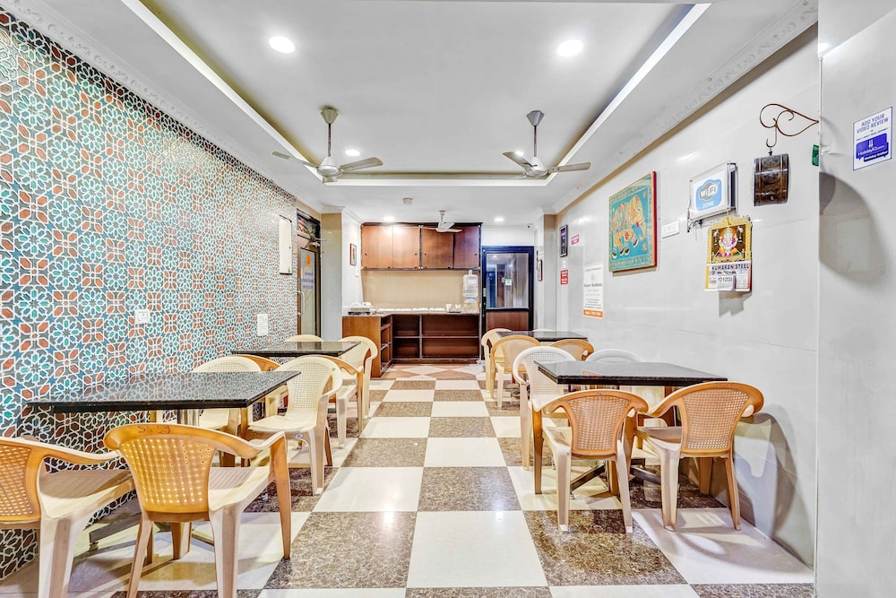 Season 4 Guest House 27/32