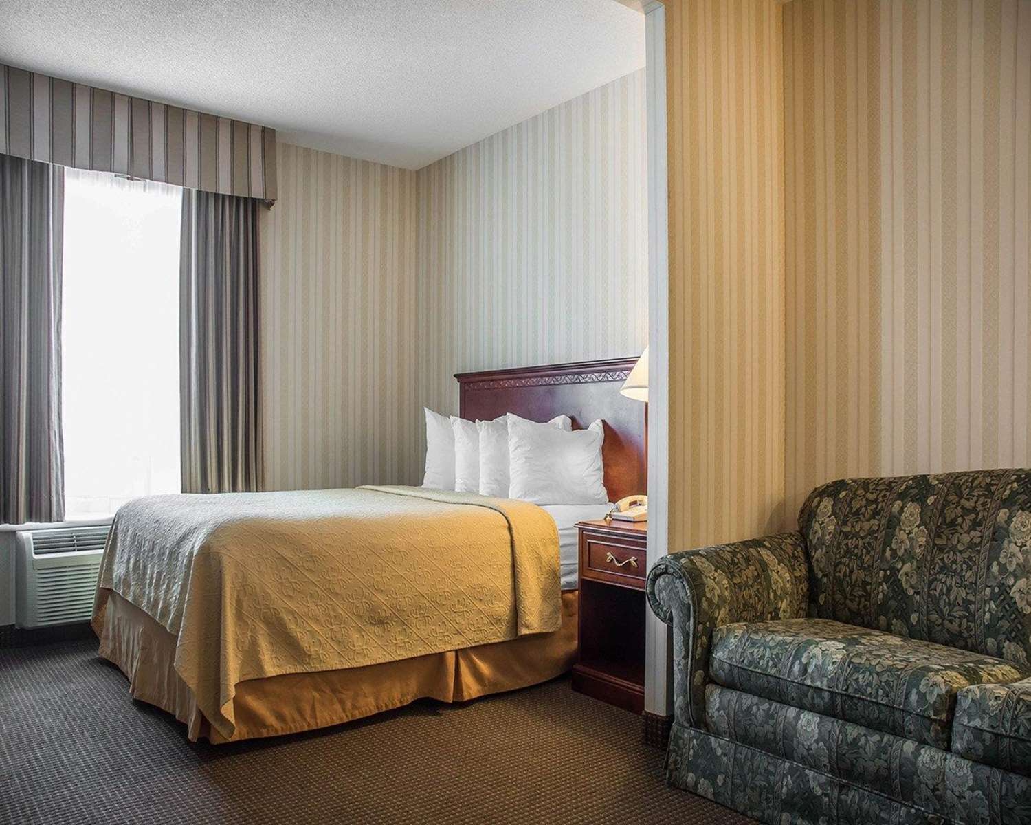 Quality Hotel Suites Woodstock 17/35